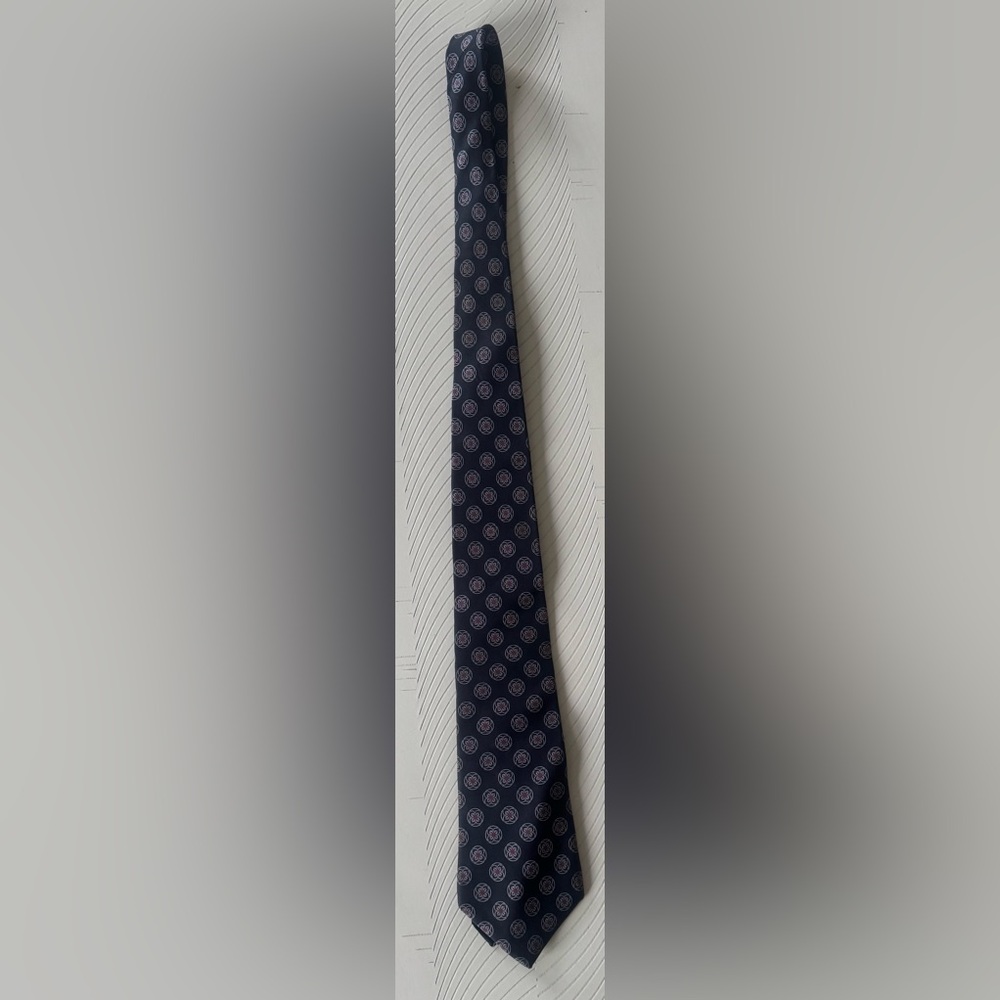 Christian Dior Elegant Blue Patterned Tie.